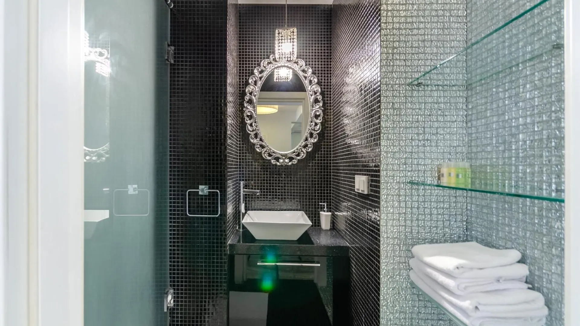 Petrovdom Apartments 13-1327 In Rc Diplomat Hall, Zhylianska 59 Kiev