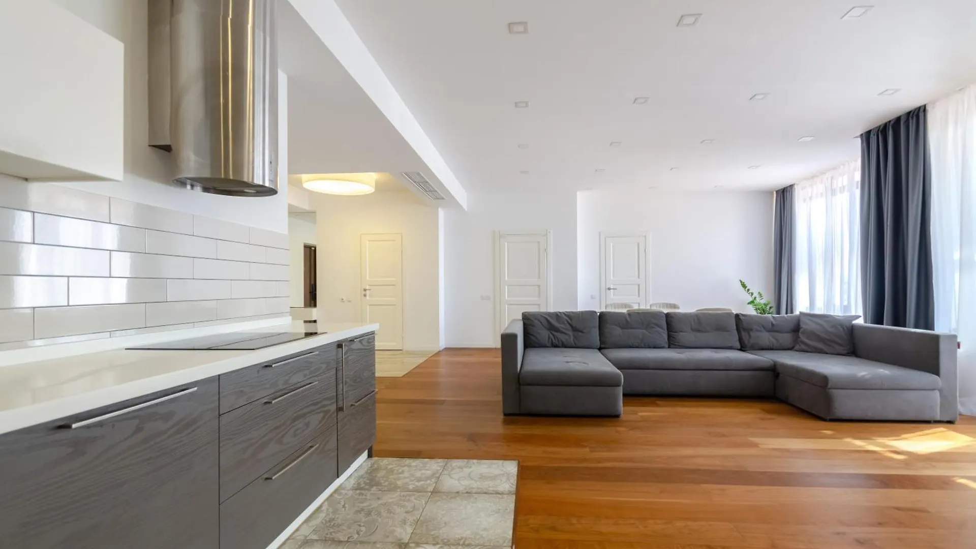 Petrovdom Apartments 13-1327 In Rc Diplomat Hall, Zhylianska 59 Kiev