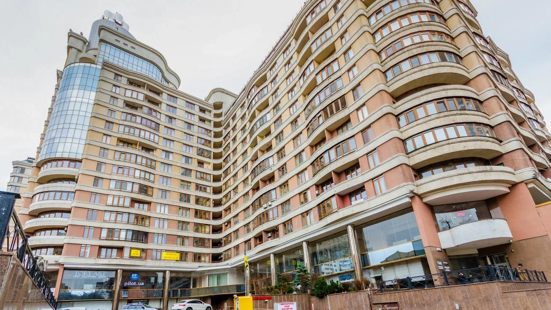 Petrovdom Apartments 13-1327 In Rc Diplomat Hall, Zhylianska 59 Kiev 0*,